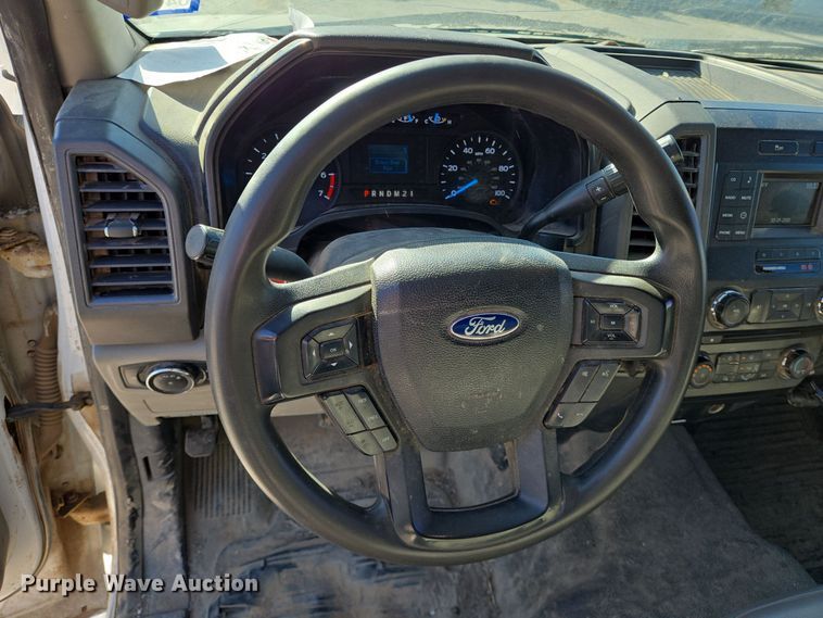 image for item DJ0851 2017 Ford F250 Super Duty XL Crew Cab pickup truck