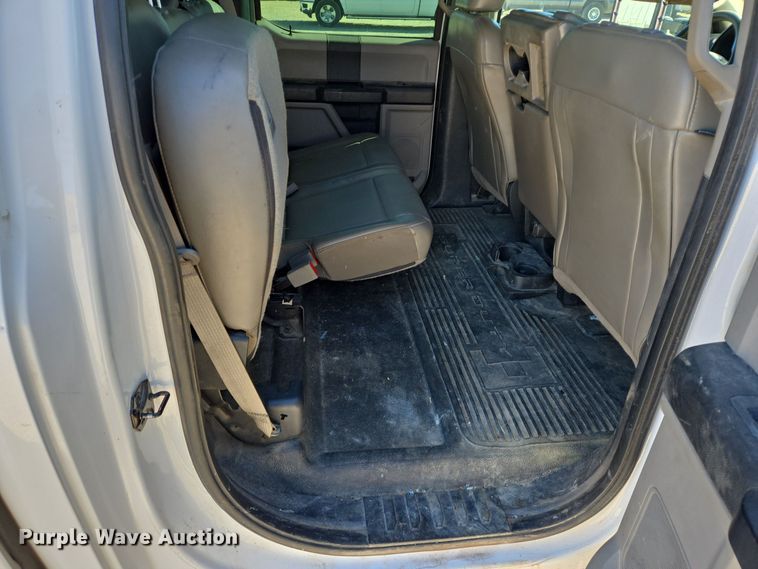 image for item DJ0851 2017 Ford F250 Super Duty XL Crew Cab pickup truck