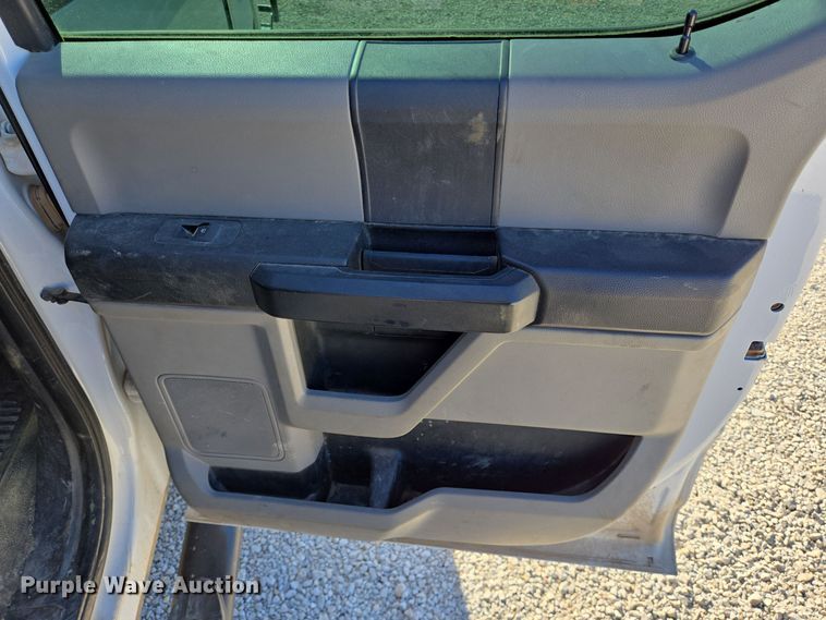 image for item DJ0851 2017 Ford F250 Super Duty XL Crew Cab pickup truck