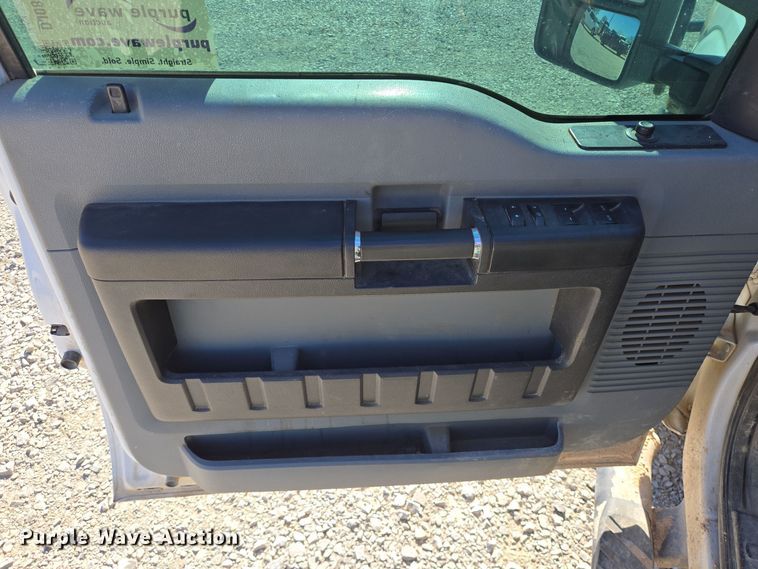 image for item DJ0853 2014 Ford F350 Super Duty XL Crew Cab pickup truck