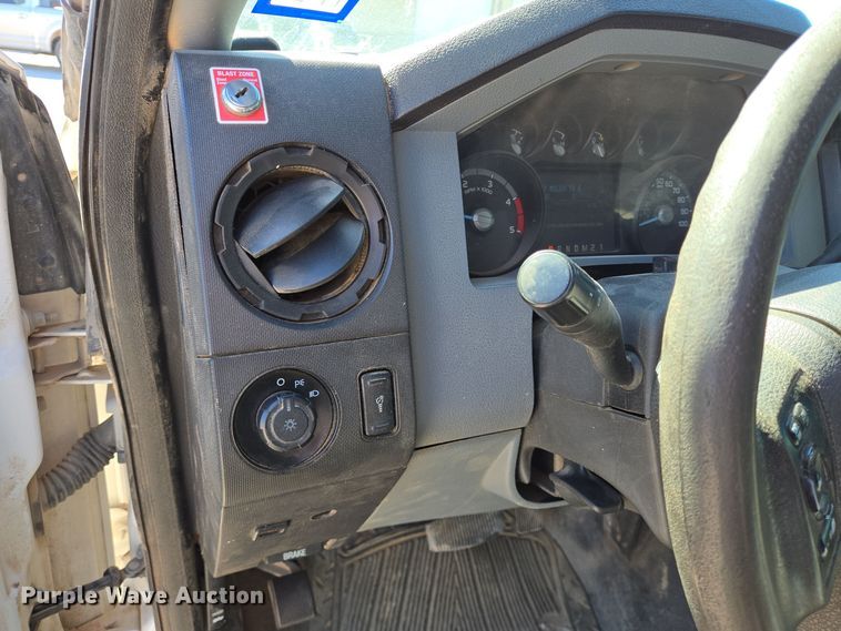 image for item DJ0853 2014 Ford F350 Super Duty XL Crew Cab pickup truck