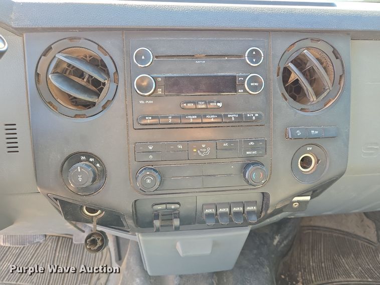 image for item DJ0853 2014 Ford F350 Super Duty XL Crew Cab pickup truck