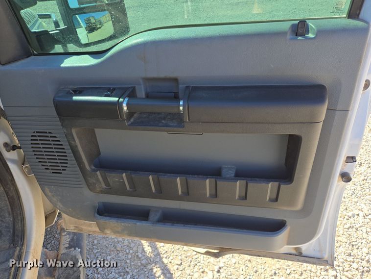 image for item DJ0853 2014 Ford F350 Super Duty XL Crew Cab pickup truck