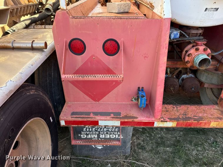 image for item DJ0860 2013 Proco PVT vacuum trailer