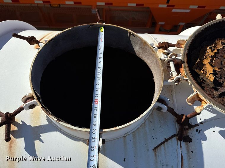 image for item DJ0860 2013 Proco PVT vacuum trailer