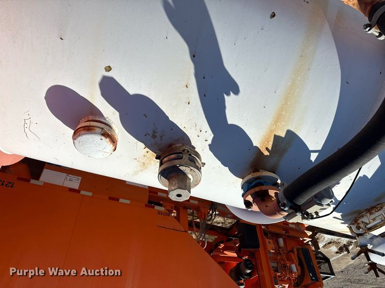 image for item DJ0860 2013 Proco PVT vacuum trailer