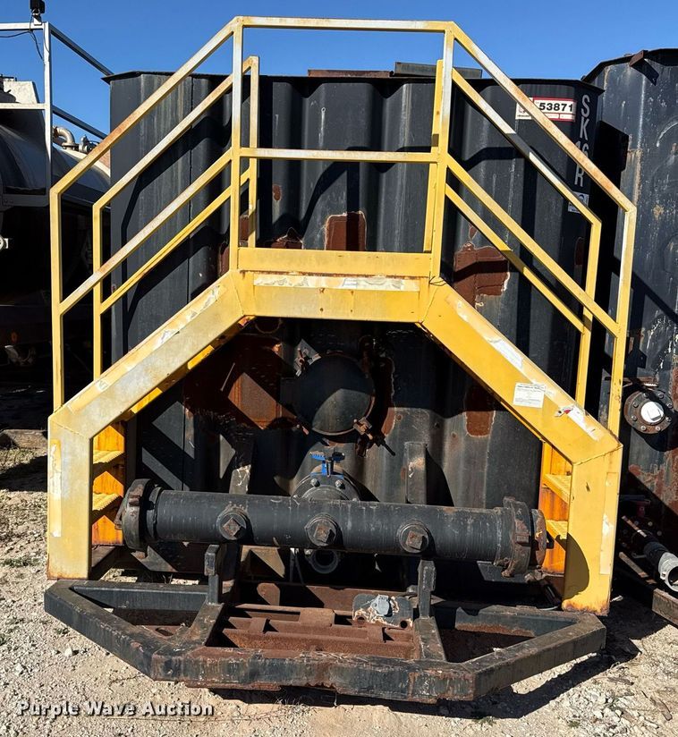 image for item DJ0861 Dragon frac tank trailer