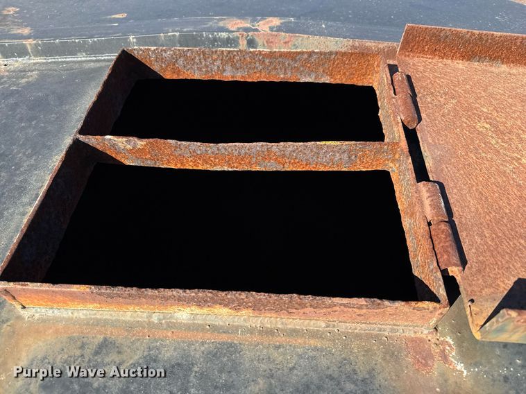 image for item DJ0861 Dragon frac tank trailer