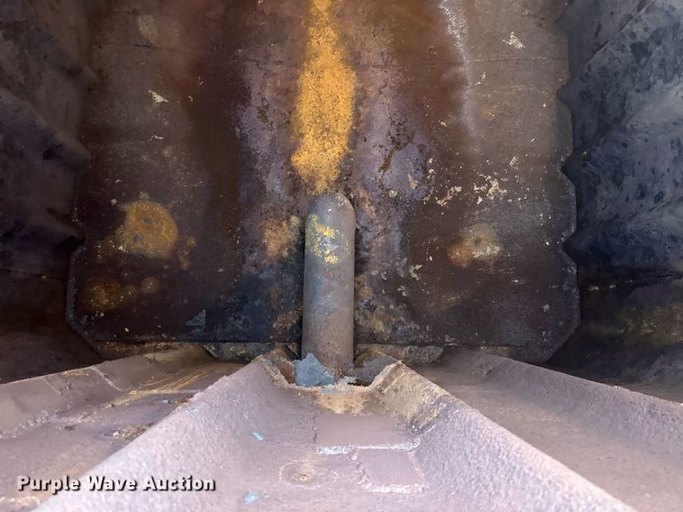 image for item DJ0861 Dragon frac tank trailer