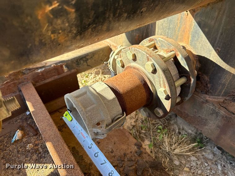 image for item DJ0861 Dragon frac tank trailer