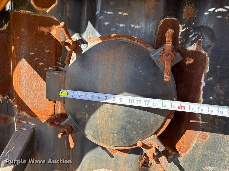 image for item DJ0861 Dragon frac tank trailer