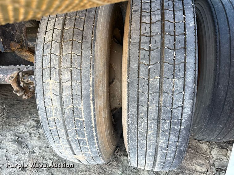 image for item DJ0862 Dragon Frac tank trailer