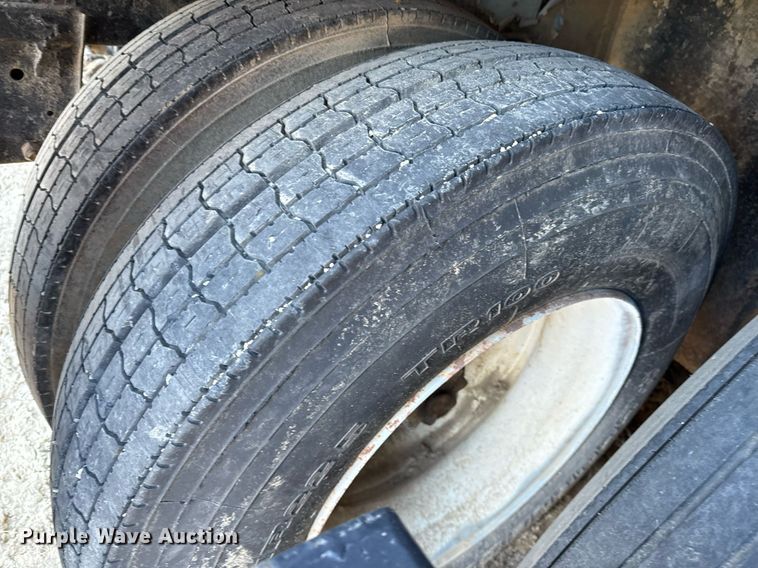 image for item DJ0862 Dragon Frac tank trailer