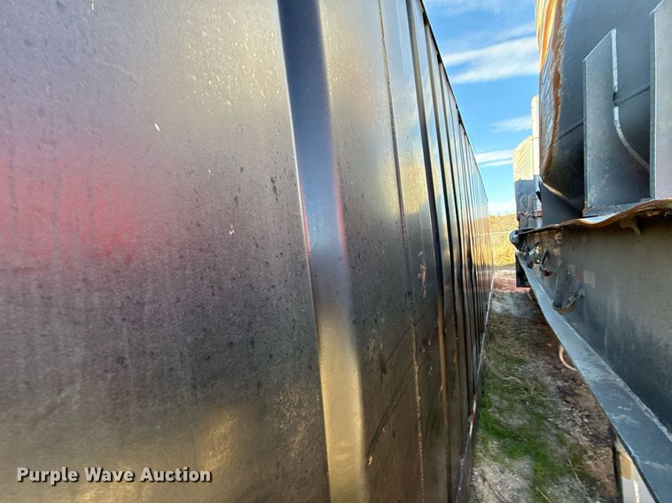 image for item DJ0863 Dragon frac tank trailer