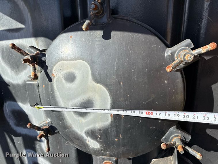 image for item DJ0863 Dragon frac tank trailer