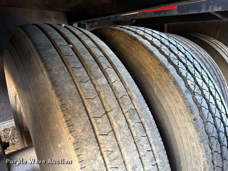 image for item DJ0863 Dragon frac tank trailer