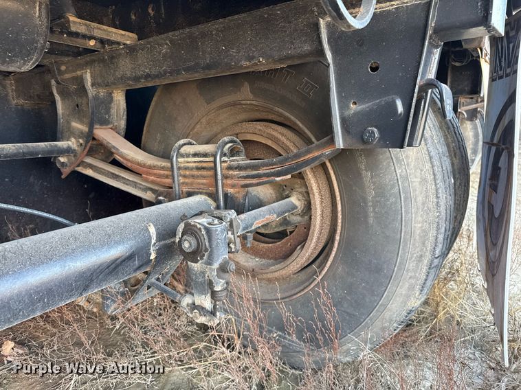 image for item DJ0863 Dragon frac tank trailer