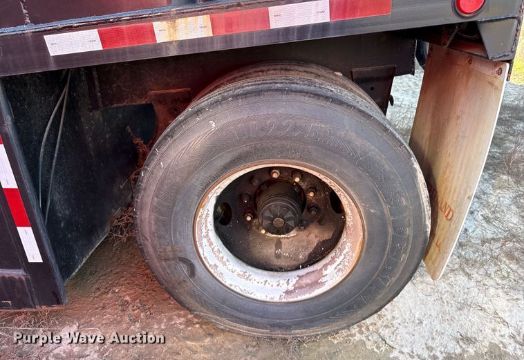 image for item DJ0863 Dragon frac tank trailer