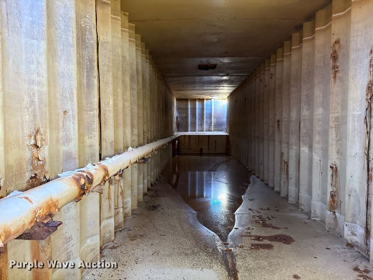 image for item DJ0864 Dragon Frac tank trailer