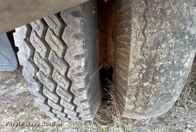 image for item DJ0864 Dragon Frac tank trailer