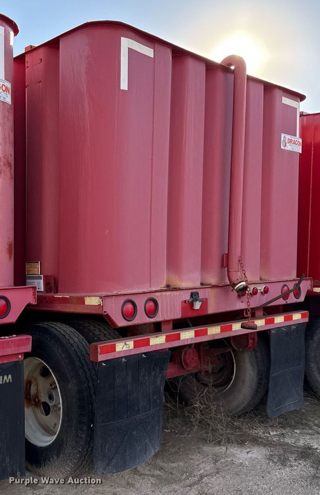 image for item DJ0865 Dragon Frac tank trailer