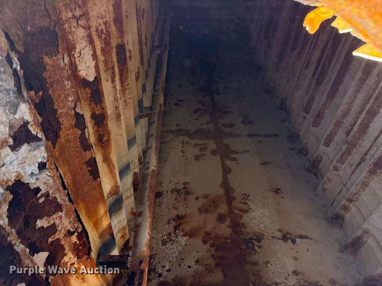 image for item DJ0865 Dragon Frac tank trailer