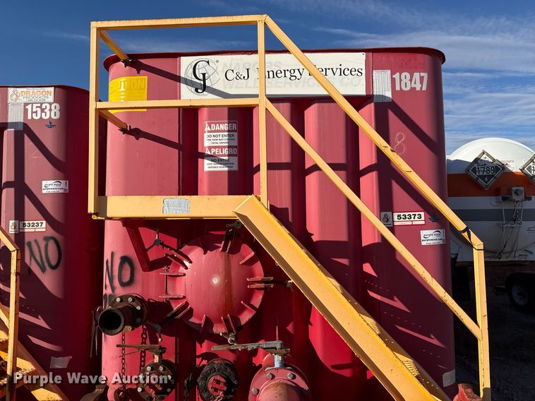 image for item DJ0866 Dragon Frac tank trailer