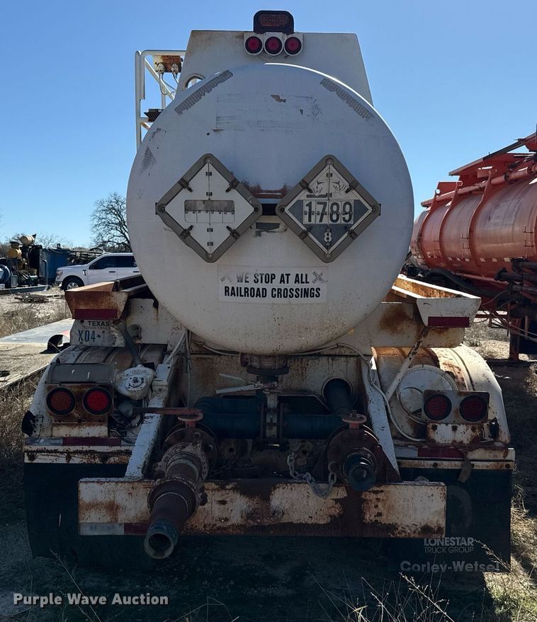 image for item DJ0868 1981 Trailex acid tank trailer