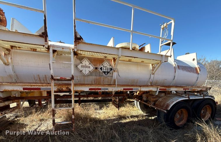 image for item DJ0868 1981 Trailex acid tank trailer