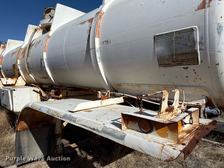 image for item DJ0868 1981 Trailex acid tank trailer