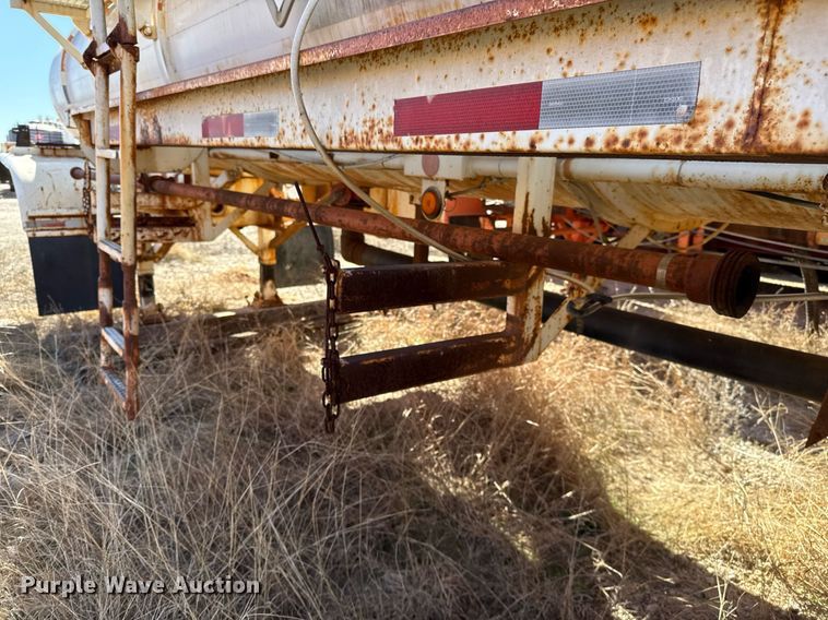 image for item DJ0868 1981 Trailex acid tank trailer