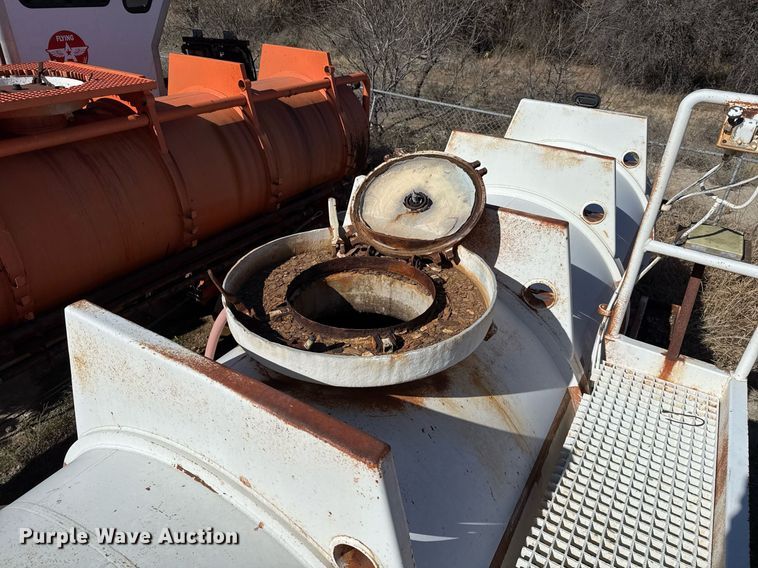 image for item DJ0868 1981 Trailex acid tank trailer