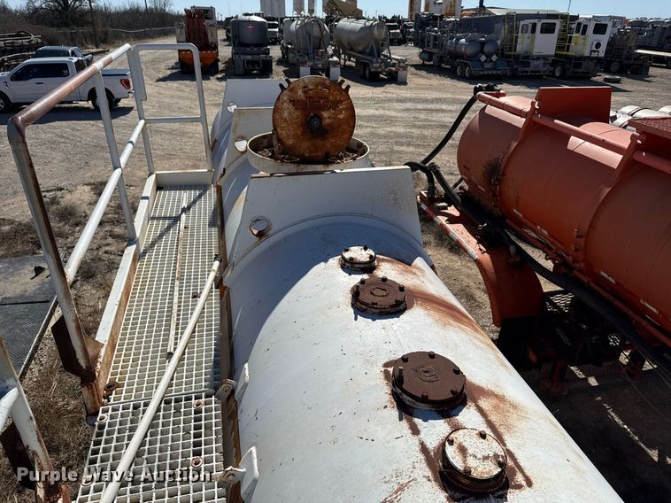 image for item DJ0868 1981 Trailex acid tank trailer