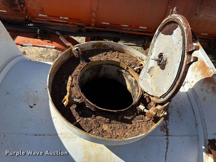 image for item DJ0868 1981 Trailex acid tank trailer