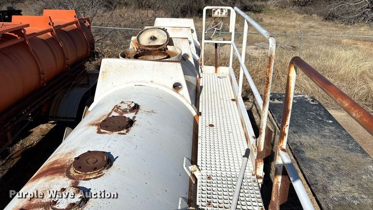 image for item DJ0868 1981 Trailex acid tank trailer