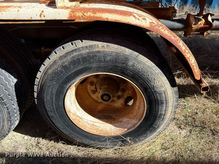 image for item DJ0868 1981 Trailex acid tank trailer