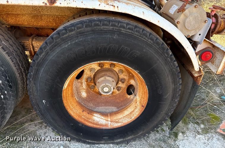 image for item DJ0868 1981 Trailex acid tank trailer