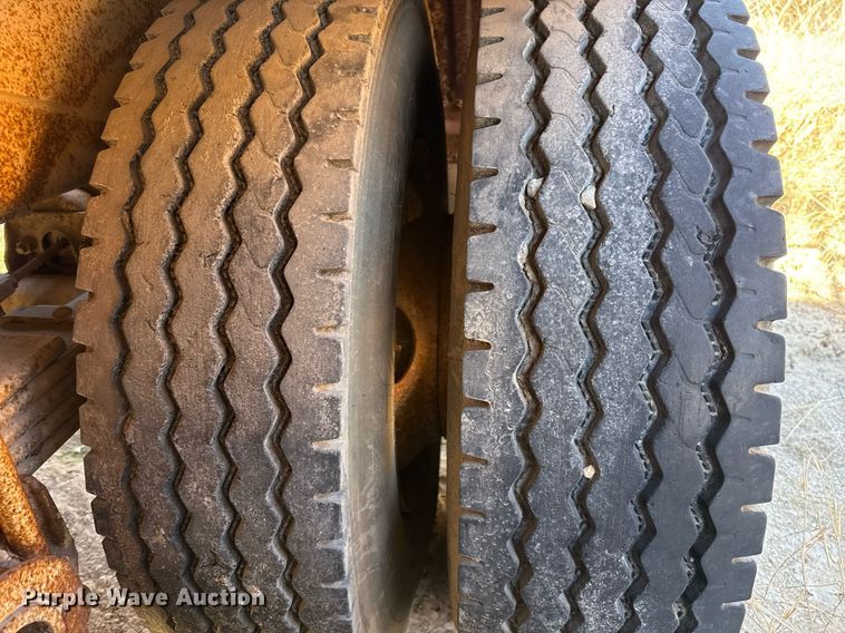 image for item DJ0868 1981 Trailex acid tank trailer