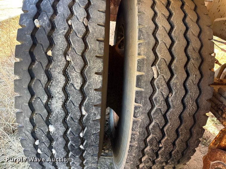 image for item DJ0868 1981 Trailex acid tank trailer