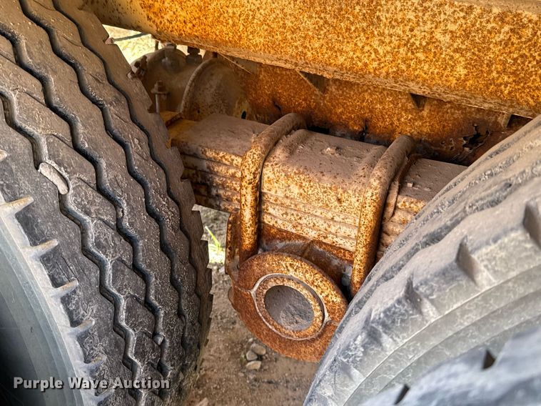 image for item DJ0868 1981 Trailex acid tank trailer