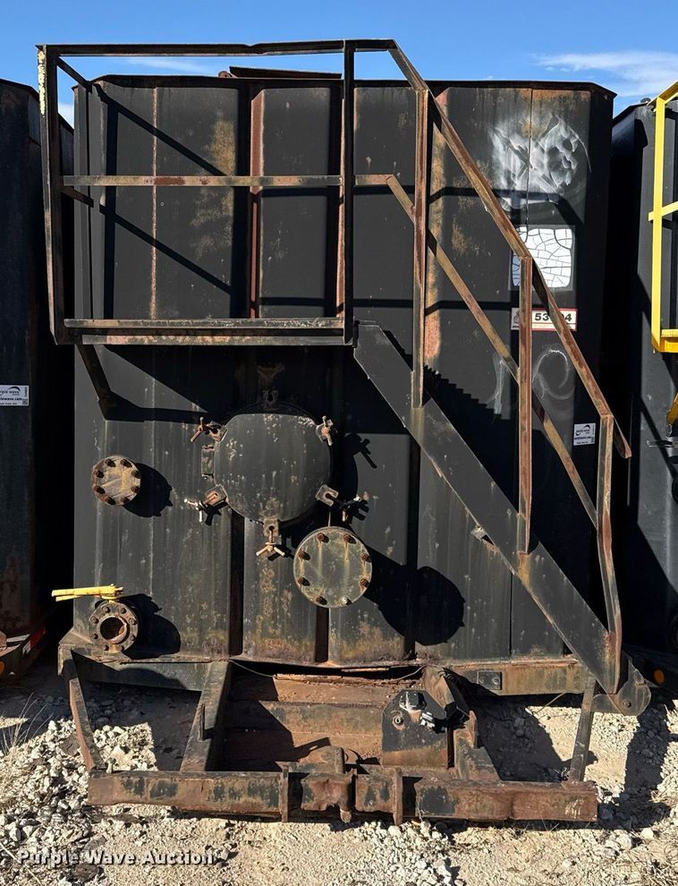 image for item DJ0871 Dragon frac tank trailer