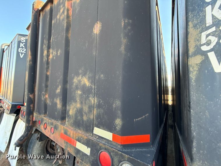 image for item DJ0871 Dragon frac tank trailer