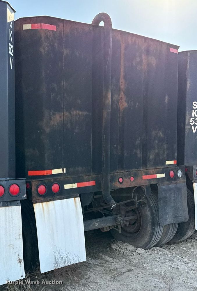 image for item DJ0871 Dragon frac tank trailer