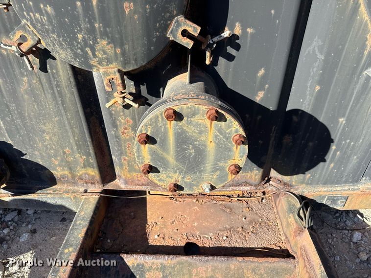 image for item DJ0871 Dragon frac tank trailer