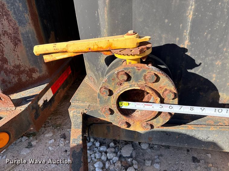 image for item DJ0871 Dragon frac tank trailer