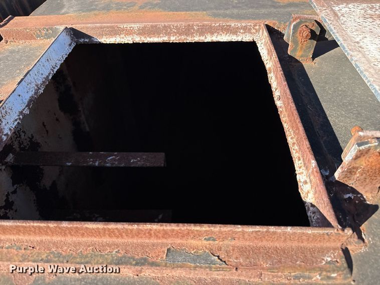 image for item DJ0871 Dragon frac tank trailer