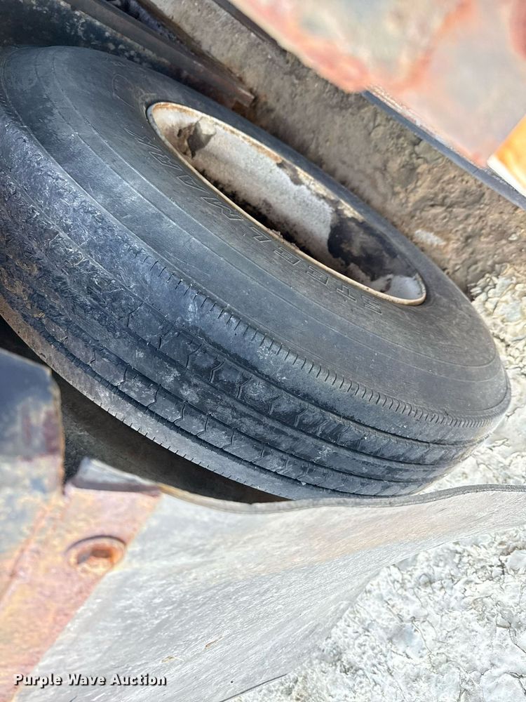 image for item DJ0871 Dragon frac tank trailer