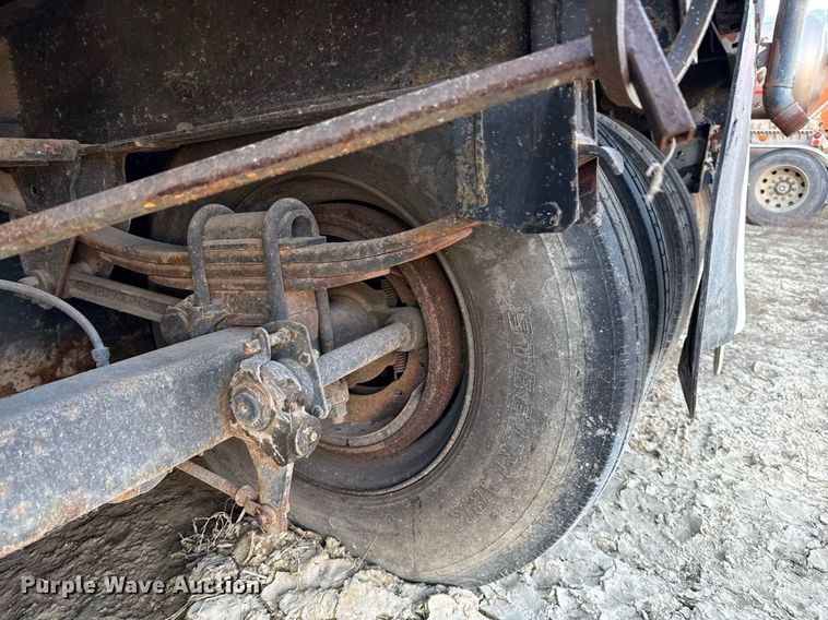 image for item DJ0871 Dragon frac tank trailer