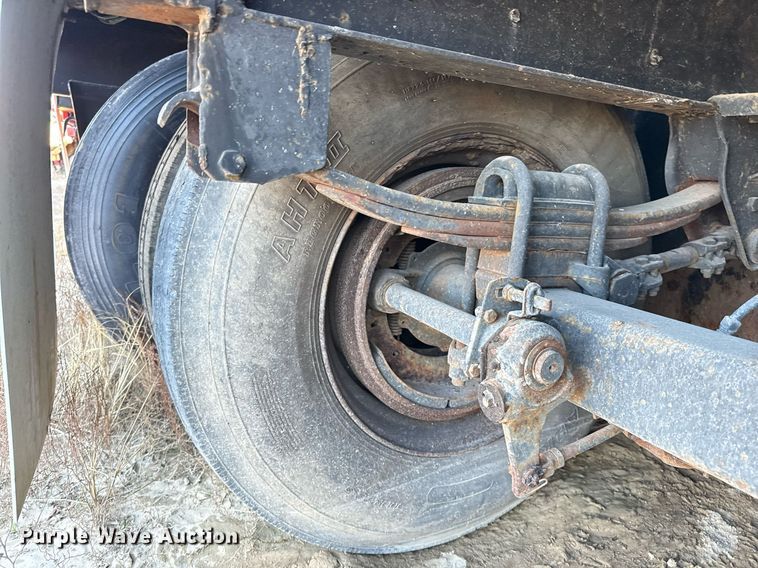 image for item DJ0871 Dragon frac tank trailer