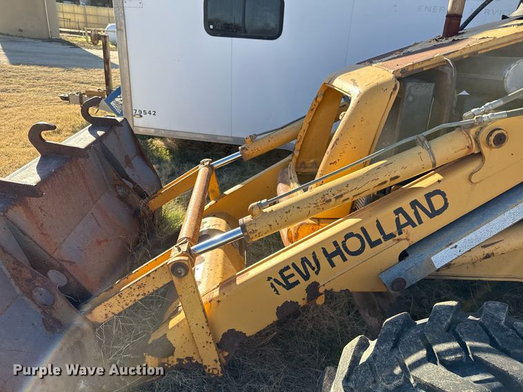 image for item DJ0872 1999 New Holland 575E backhoe